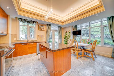 Photo 7 at 16 - 25 Elkhorn Drive, Bayview Village, Toronto