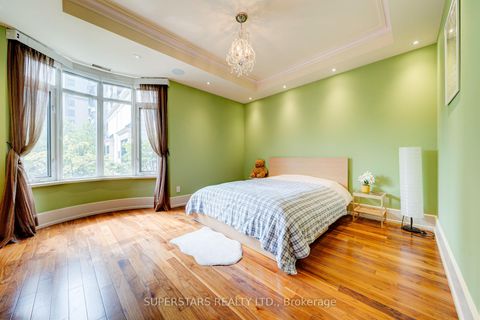 Photo 18 at 16 - 25 Elkhorn Drive, Bayview Village, Toronto
