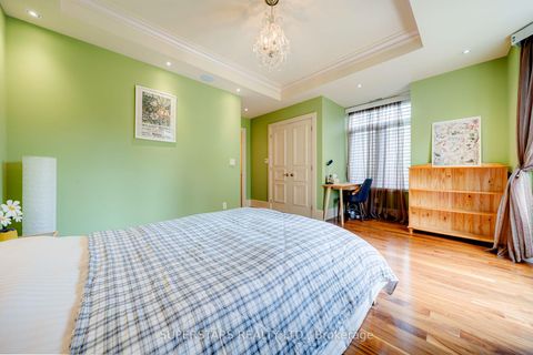 Photo 19 at 16 - 25 Elkhorn Drive, Bayview Village, Toronto
