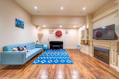 Photo 33 at 16 - 25 Elkhorn Drive, Bayview Village, Toronto