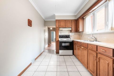 Photo 20 at 114 Gracefield Avenue, Maple Leaf, Toronto