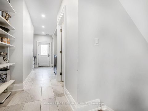 Photo 18 at 30 Broadleaf Road, Don Mills, Toronto