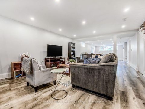 Photo 31 at 30 Broadleaf Road, Don Mills, Toronto