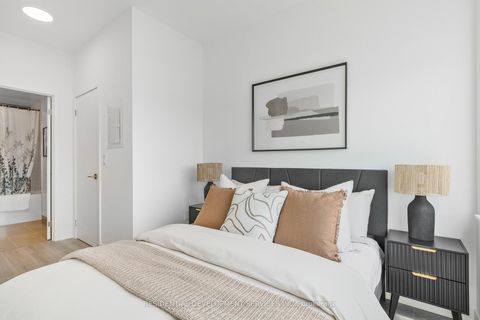 Photo 9 at 156 - 67 Curlew Drive, Donalda, Toronto