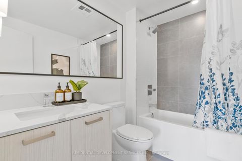 Photo 10 at 156 - 67 Curlew Drive, Donalda, Toronto
