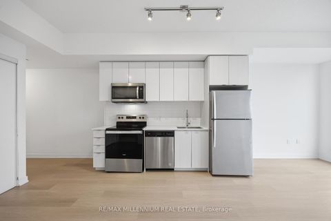 Photo 12 at 217 - 859 The Queensway, Queensway, Toronto