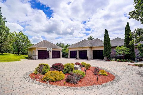 Photo 1 at 8 Alm Court, Aurora Estates, Aurora