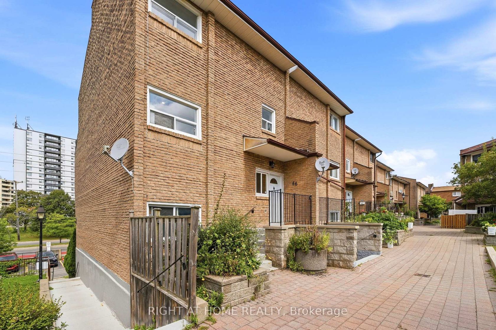 66 - 91 Muir Drive, Scarborough Village, Toronto photo 5