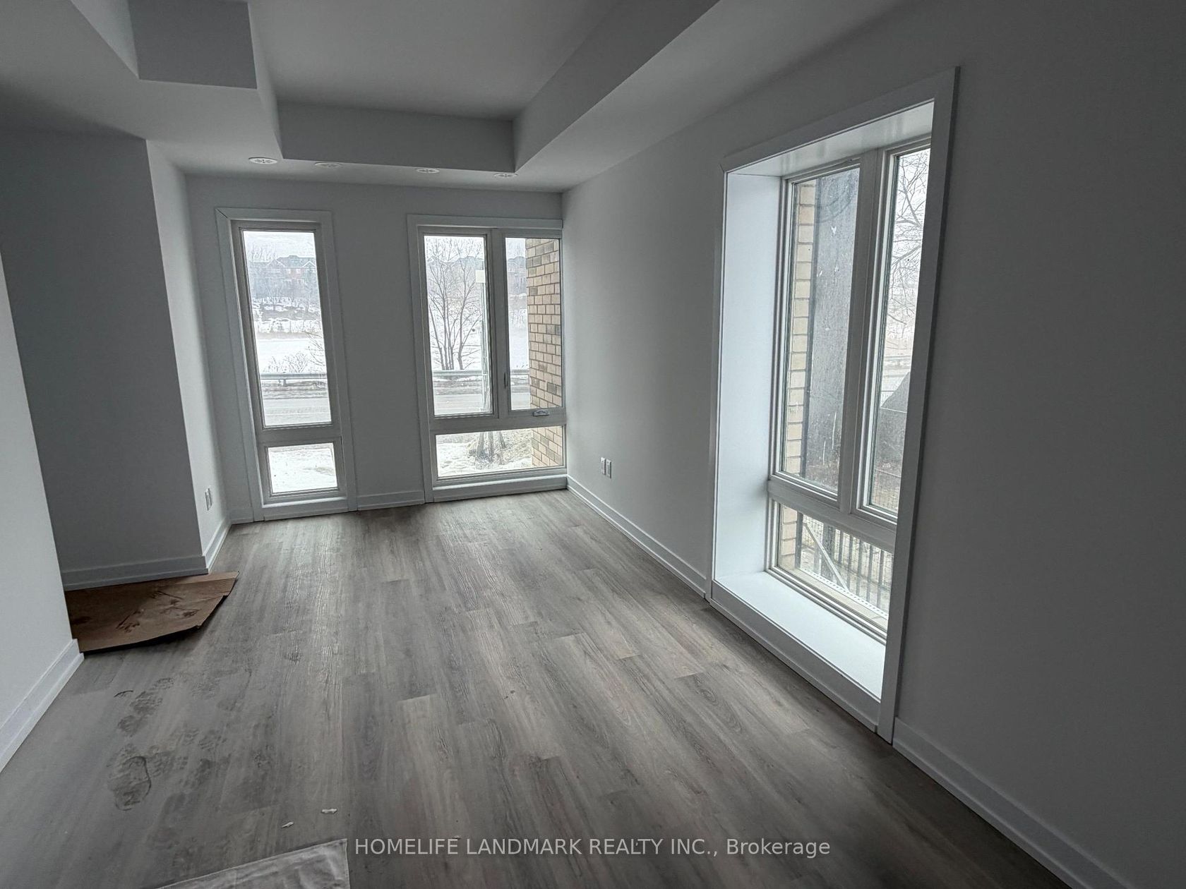 301 - 5 Bancroft Lane, Jefferson, Richmond Hill photo 4