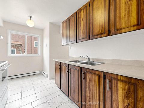 Photo 8 at 95 - 50 Scarborough Golf Club Road, Scarborough Village, Toronto