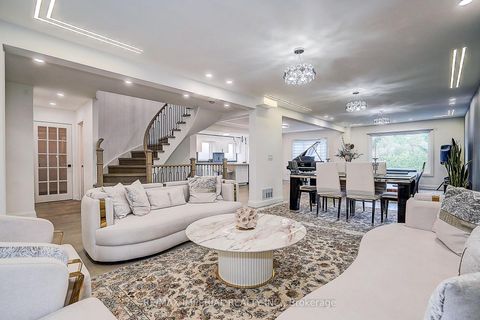 Photo 6 at 176 Timpson Drive, Aurora Highlands, Aurora