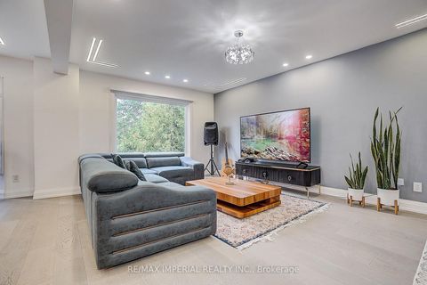 Photo 9 at 176 Timpson Drive, Aurora Highlands, Aurora