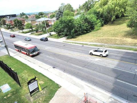 Photo 2 at 302 - 1461 Lawrence Avenue W, Amesbury, Toronto