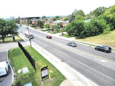 Photo 20 at 302 - 1461 Lawrence Avenue W, Amesbury, Toronto