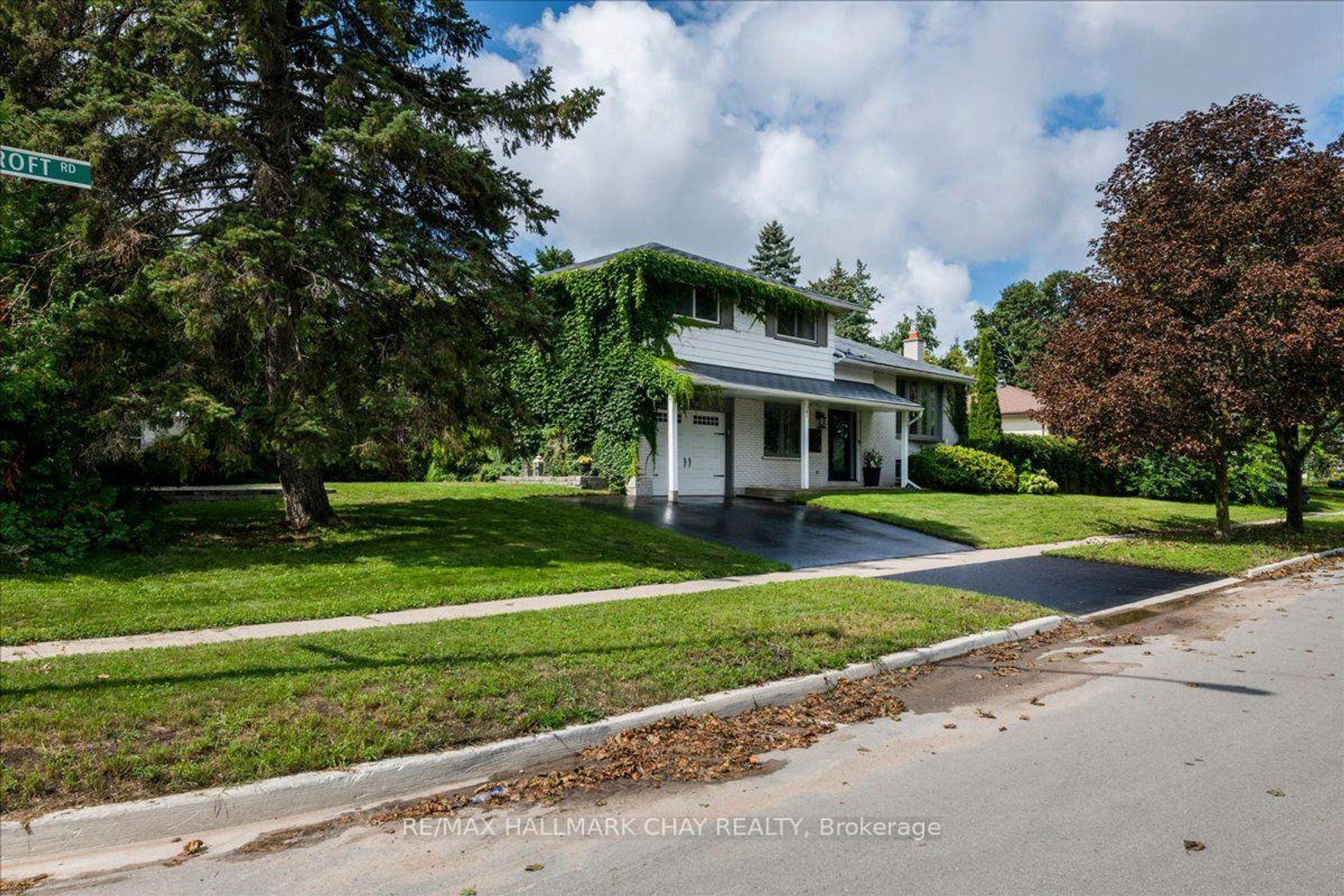 19 Highcroft Road, Allandale Heights, Barrie photo number 2
