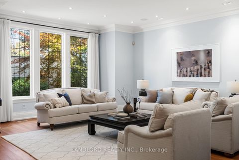 Photo 5 at 94 Inglewood Drive, Moore Park, Toronto