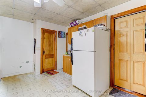 Photo 7 at 96 Laurel Avenue, Kennedy Park, Toronto