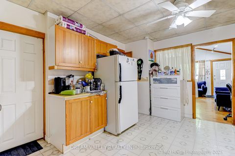 Photo 8 at 96 Laurel Avenue, Kennedy Park, Toronto