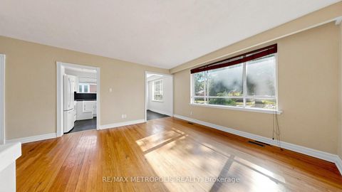 Photo 6 at 139 Pandora Circle, Woburn, Toronto