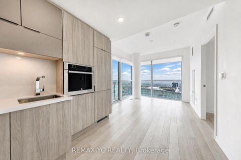 Photo 2 at 3708 - 39 Roehampton Avenue, Mount Pleasant West, Toronto