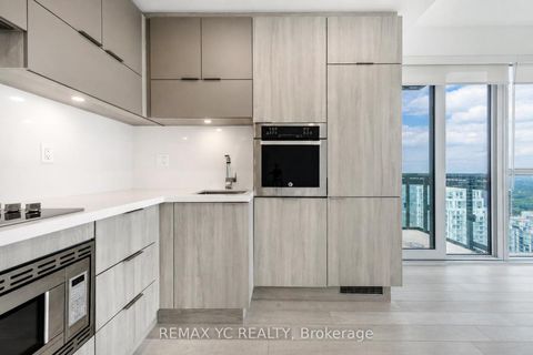 Photo 5 at 3708 - 39 Roehampton Avenue, Mount Pleasant West, Toronto