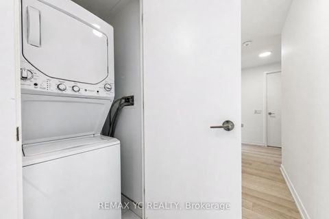 Photo 15 at 3708 - 39 Roehampton Avenue, Mount Pleasant West, Toronto