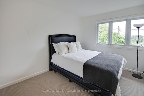 Photo 3 at 16 Burdock Lane, Don Mills, Toronto