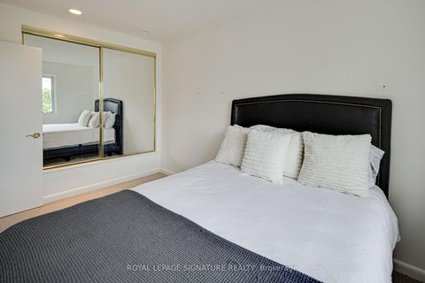 Photo 4 at 16 Burdock Lane, Don Mills, Toronto
