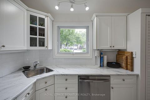 Photo 10 at 16 Burdock Lane, Don Mills, Toronto
