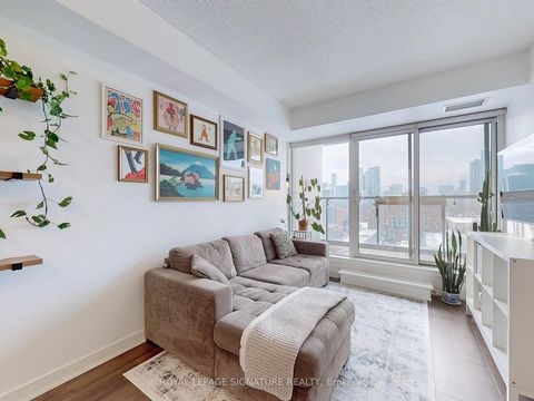 Photo 4 at 1002 - 260 Sackville Street, Regent Park, Toronto