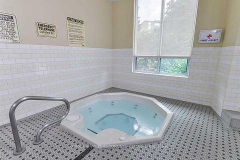 Photo 8 at 104 - 205 The Donway Way W, Don Mills, Toronto