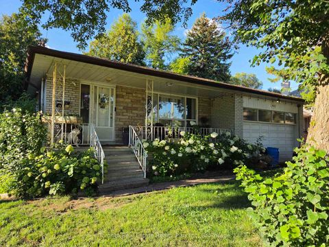 Photo 1 at 482 Ruth Avenue, Newtonbrook East, Toronto