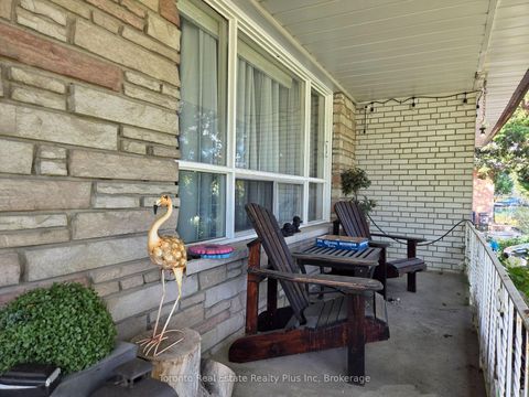 Photo 3 at 482 Ruth Avenue, Newtonbrook East, Toronto