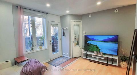 Photo 4 at 220 - 28 Douro Street, Niagara, Toronto