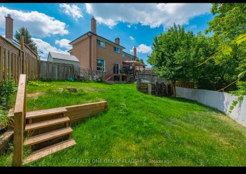 Photo 3 at 12 Azalea Court, Humbermede, Toronto