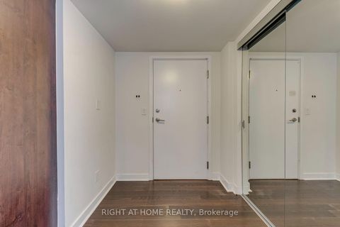 Photo 4 at 1306 - 295 Adelaide Street W, Waterfront Communities C1, Toronto