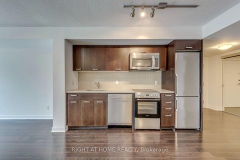 Photo 8 at 1306 - 295 Adelaide Street W, Waterfront Communities C1, Toronto