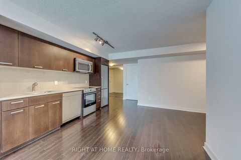 Photo 10 at 1306 - 295 Adelaide Street W, Waterfront Communities C1, Toronto