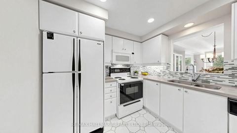 Photo 8 at 312 - 1818 Bayview Avenue, Mount Pleasant East, Toronto