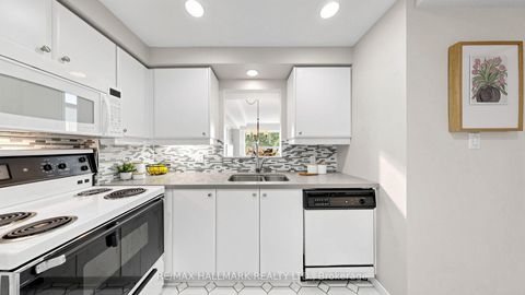 Photo 9 at 312 - 1818 Bayview Avenue, Mount Pleasant East, Toronto