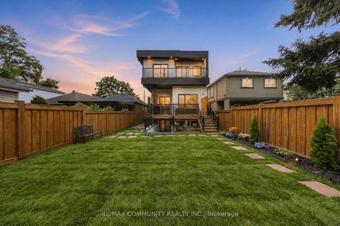 Photo 1 at 7 Derwyn Road, East York, Toronto