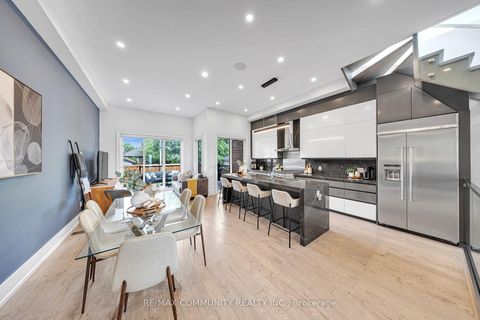 Photo 8 at 7 Derwyn Road, East York, Toronto