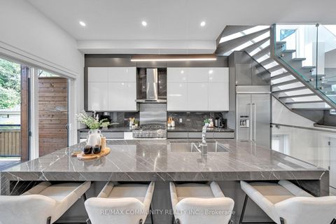 Photo 12 at 7 Derwyn Road, East York, Toronto