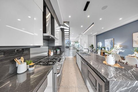 Photo 14 at 7 Derwyn Road, East York, Toronto