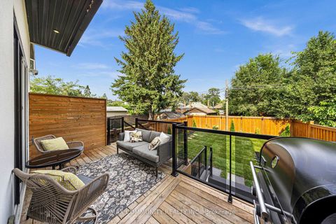 Photo 19 at 7 Derwyn Road, East York, Toronto