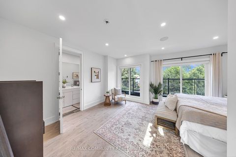Photo 22 at 7 Derwyn Road, East York, Toronto