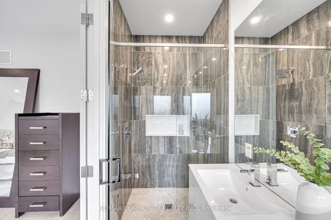 Photo 28 at 7 Derwyn Road, East York, Toronto