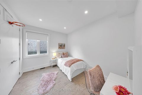 Photo 29 at 7 Derwyn Road, East York, Toronto