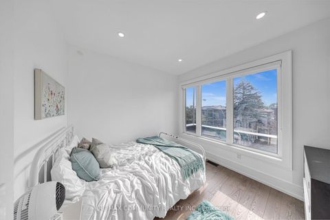 Photo 32 at 7 Derwyn Road, East York, Toronto