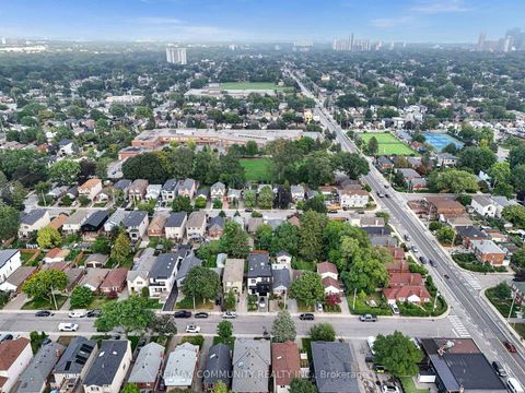 Photo 47 at 7 Derwyn Road, East York, Toronto